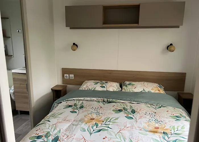 Mobil Homme 3 2 Salle D Eau Aux Charmettes Les Mathes